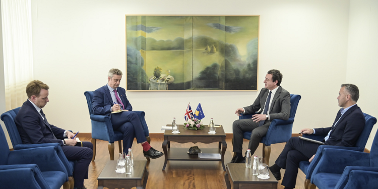 Kurti falënderon Mbretërinë e Bashkuar për qëndrimin e djeshëm në takimin e Komitetit të Ministrave