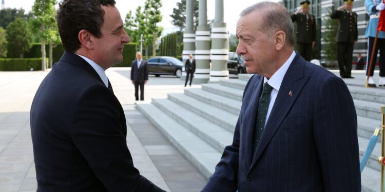 Kurti: Vlerësojmë lart kontributin që Turqia jep për ruajtjen e stabilitetit rajonal