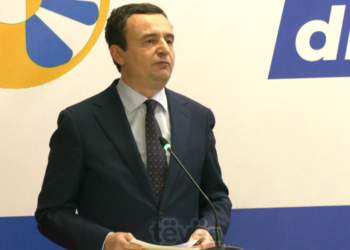 Kurti merr pjesë në tubimin përkrahës të PVD-së në Prishtinë: Ku me thërrasin, unë shkoj