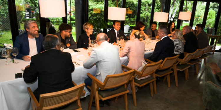 Kurti zhvilloi darkë pune me partnerë të koalicionit qeverisës, diskutuan edhe për zgjedhje