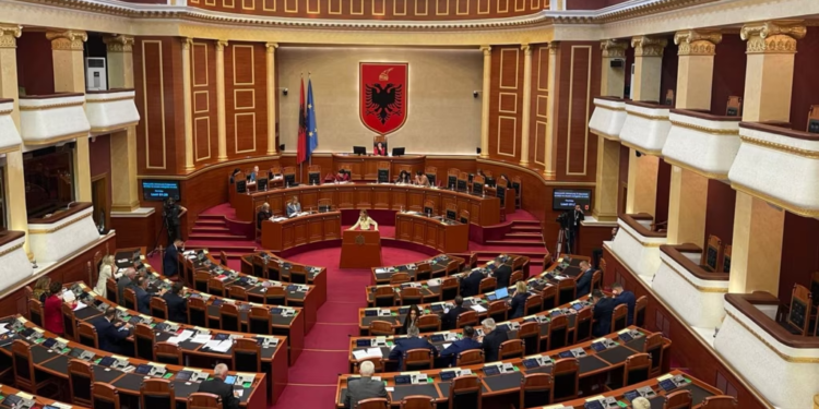 Kuvendi i Shqipërisë e miraton marrëveshjen me Italinë për njohjen e pensioneve