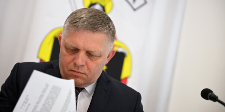 Fico nuk është më në rrezik për jetë