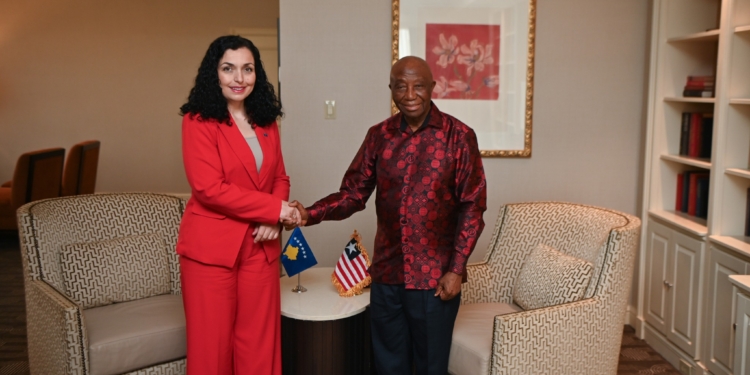 Osmani takohet me presidentin e Liberisë, diskutojnë për thellimin e bashkëpunimit