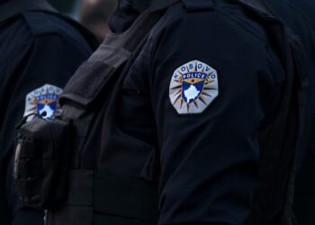 Arrestohet një person pasi goditi me veturë zyrtarin policor në Prizren