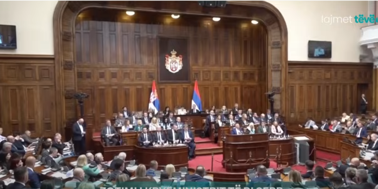 Qeveria e re serbe po vlerësohet e rrezikshme për rajonin