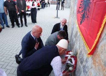 Dita e Dëshmorëve në Rahovec, Haradinaj: Sakrifica e tyre sublime do të jetë e përhershme