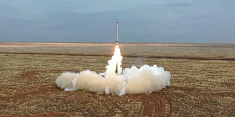 Rusia mban stërvitje bërthamore afër kufirit me Ukrainën