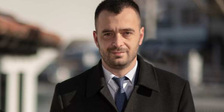 LVV i reagon LDK-së për hezitim për shkuarje në zgjedhje