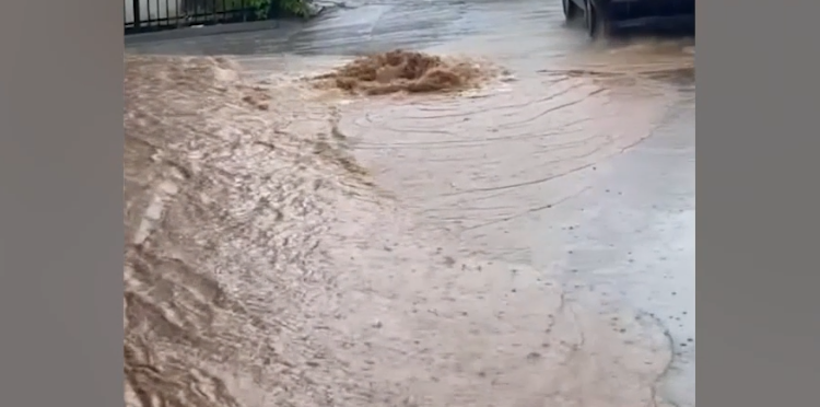 Reshjet e shiut po bllokojnë rrugët, ekspertet thonë se ballafaqimi me situata të tilla do të rritet