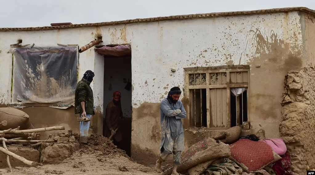 50 persona të vdekur nga vërshimet në qendër të Afganistanit