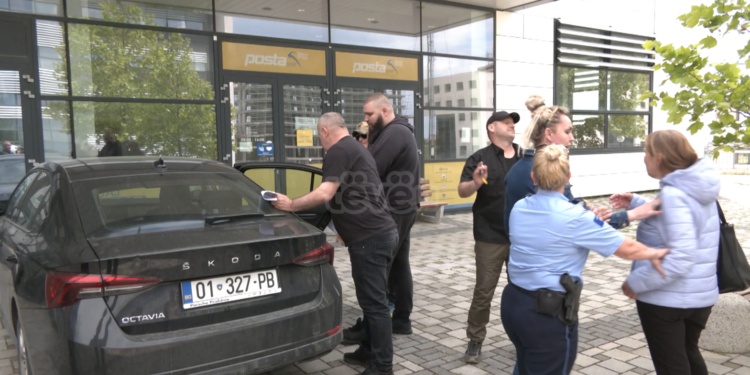 Ky është serbi që dyshohet se tentoi t’ua ndalte furnizimin me oksigjen policëve në veturë, i caktohet një muaj paraburgim