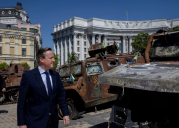 Kremlini i quan “përshkallëzuese” komentet e Cameronit për armët britanike në Ukrainë