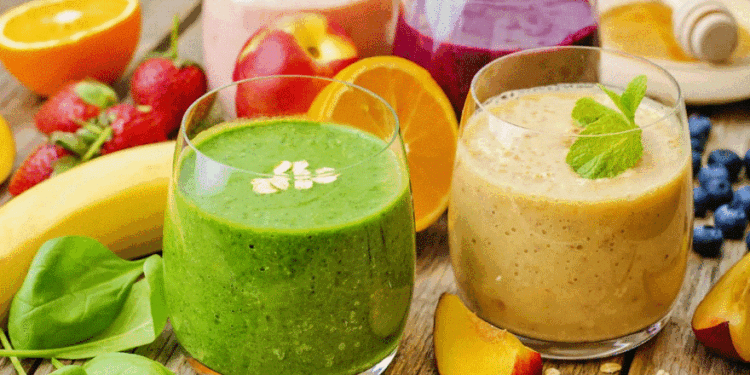 Sa sheqer kanë lëngjet e frutave dhe çfarë duhet të keni kujdes?