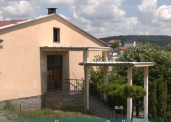 Shkolla të ruhet apo të rrënohet?