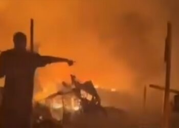 40 të vdekur nga sulmi me avionë izraelitë në kampin e palestinezëve të zhvendosur