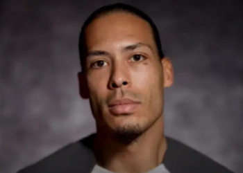 Van Dijk pyetet për të ardhmen te Liverpooli, por holandezi jep sinjale se mund të largohet