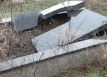 Dëmtohen disa varreza në Ranillug