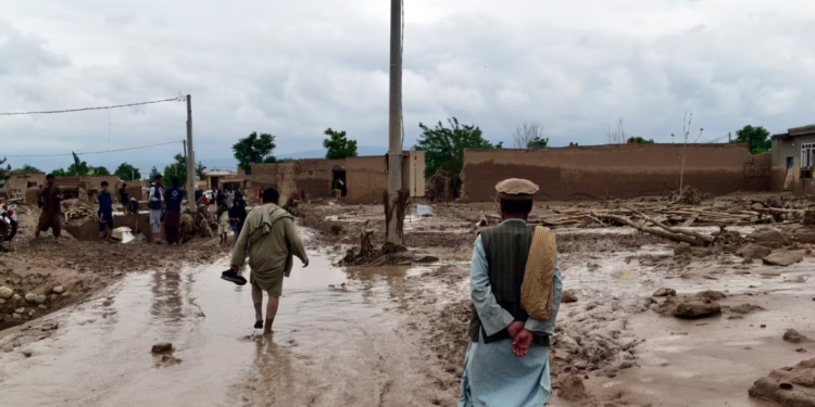 Qindra të vdekur nga vërshimet në Afganistan