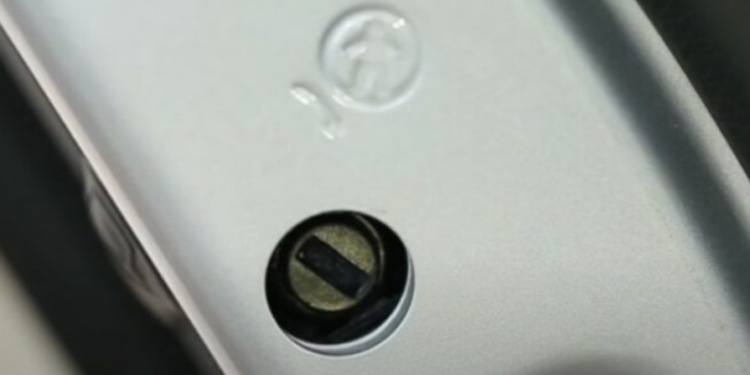 Shumë nuk dinë për këtë funksion sekret në dyert e veturave- ai mund të shpëtojë jetë njerëzish