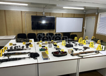 Arsenali i armëve që u konfiskua në veri, Elshani: Armatimi ishte i fshehur nga pjestarë të grupit terrorist të Banjskës