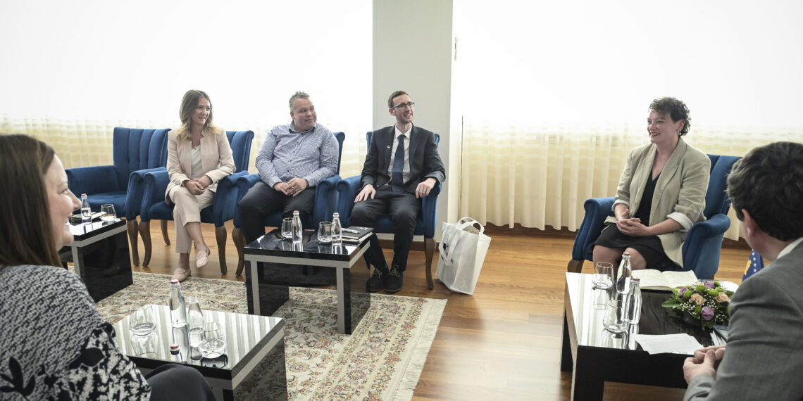 Kurti mirëpriti profesorët Susan Morgan dhe Andy Hamilton nga Ulster University