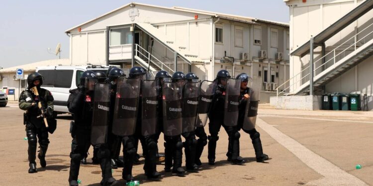 Pjesëtarët e KFOR-it trajnohen për kontrollin e trazirave