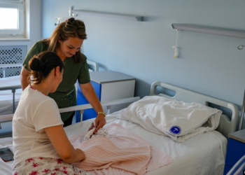 Një mirëseardhje e rehatshme për nënat dhe foshnjat në QKUK