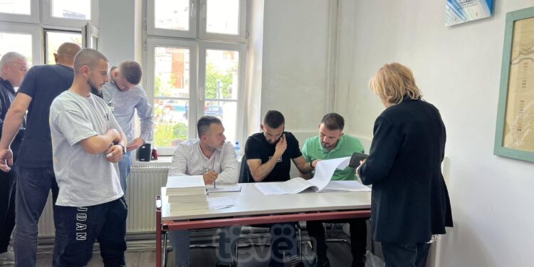 Deri në orën 10:00, 6.30% është dalja e votuesve në Bujanoc për zgjedhjet lokale