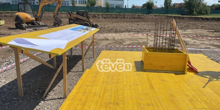 Dështon vendosja e gurëthemelit të Shkollës së Mesme “Isa Boletini” në Podujevë