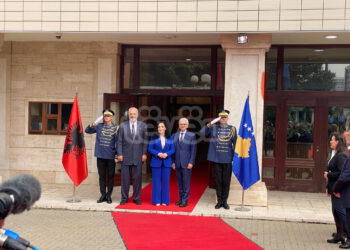 Osmani takon Ramën dhe D’Alema në 25-vjetorin e çlirimit