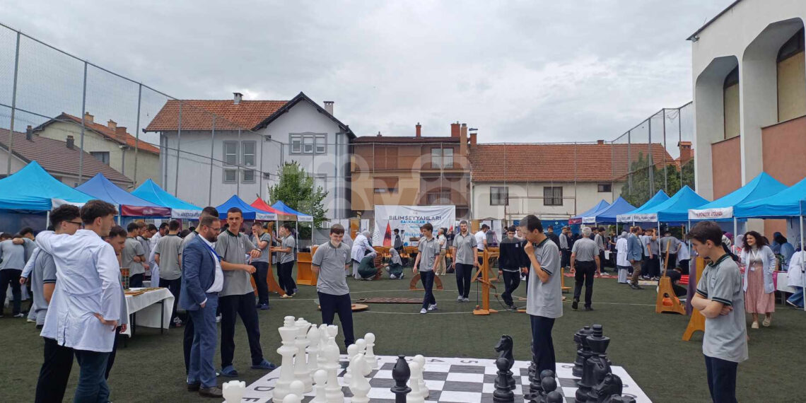 Mbahet panairi shkencor i udhëtarëve , medreseja Alauddin mirëpret shkollën nga Turqia