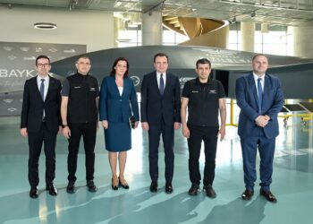 Kurti viziton kompaninë që prodhon dronët e njohur Bayraktar