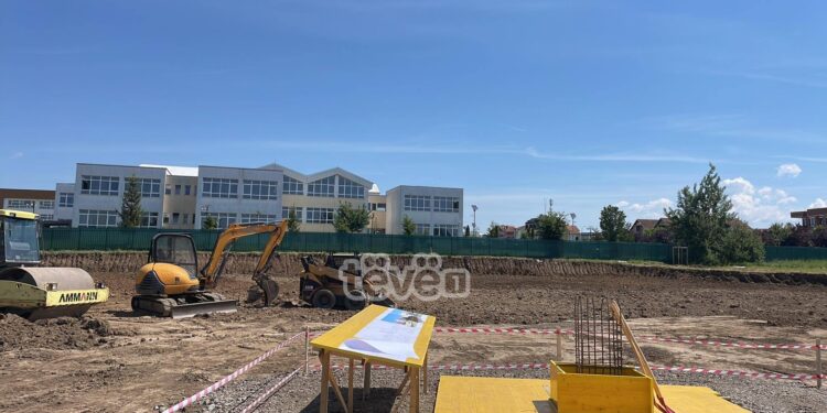 Shkak i ankesës së një operatori ekonomik, pezullohen punimet për ndërtimin e shkollës së mesme në Podujevë