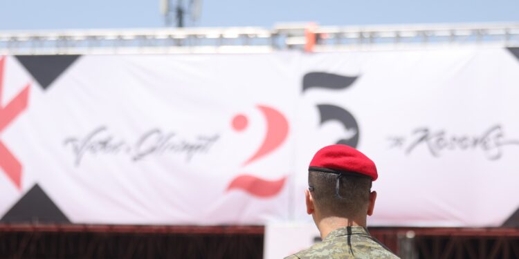 A duhet të jetë dita e çlirimit festë zyrtare?