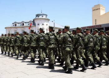 Haradinaj ndan fotografi nga parakalimi i FSK-së: Më bëtë krenar