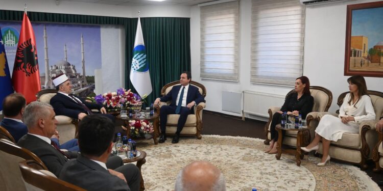 Haxhiu: Le të jetë kjo ditë ku reflektojmë dashurinë dhe respektin për njëri-tjetrin