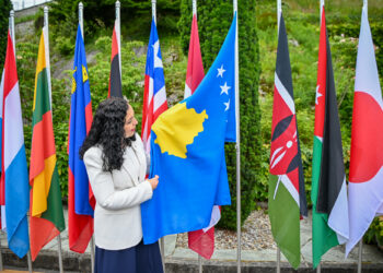 Osmani publikon foto album nga Samiti i Paqes për Ukrainën në Zvicër