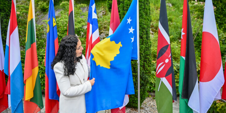 Osmani publikon foto album nga Samiti i Paqes për Ukrainën në Zvicër