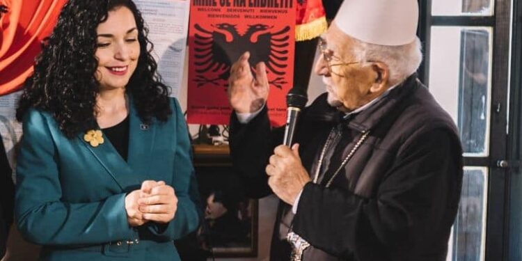 Osmani ngushëllon familjarët për vdekjen e at Antonio Belushit