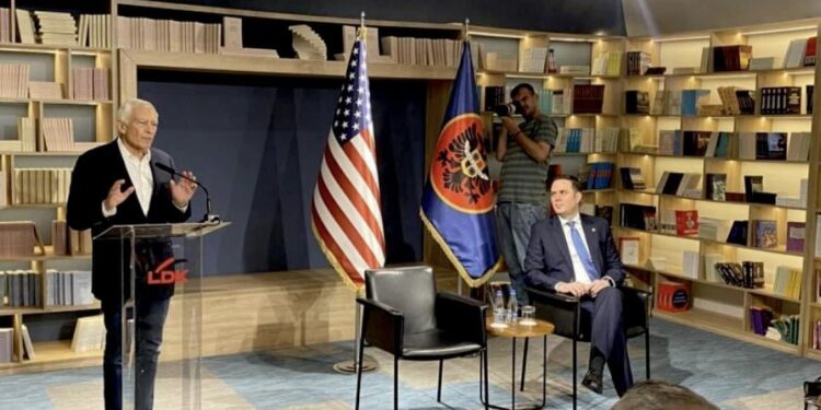 Cila ishte porosia e gjeneralit Clark gjatë vizitës në Kosovë