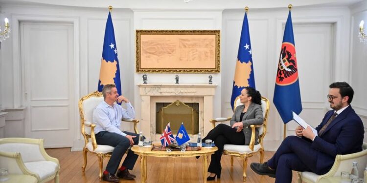 Osmani dhe Hargreaves diskutojnë për bashkëpunimin Kosovë – Mbretëri e Bashkuar