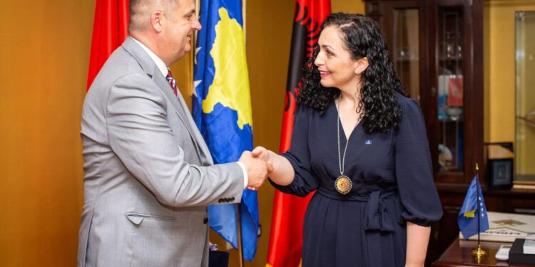 Osmani uron Genc Nimanbegu për detyrën e re si kryetar të Ulqinit