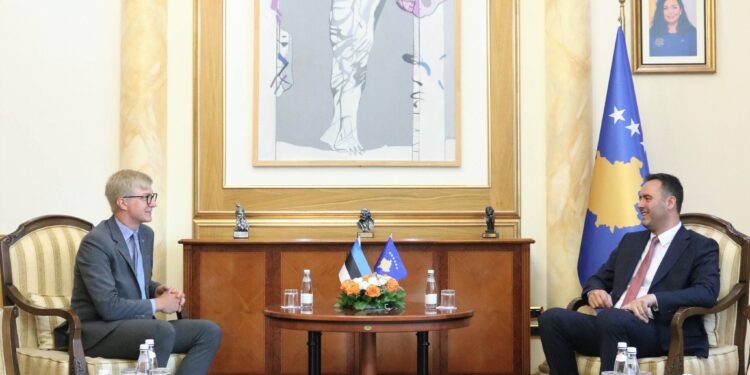 Konjufca pret në takim kryetarin e Grupit të Miqësisë në Parlamentin e Estonisë, Kristo Enn Vaga