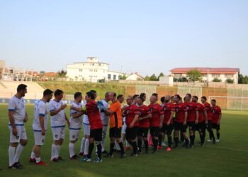 Deputetët e Kuvendit të Kosovës dhe ata të Shqipërisë zhvilluan ndeshje futbolli