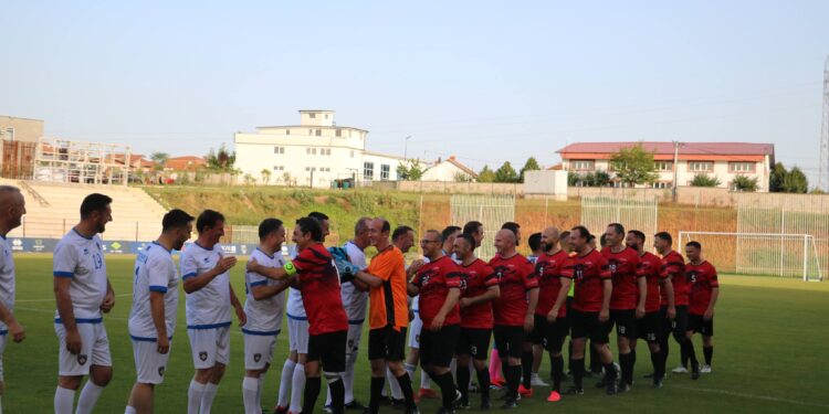Deputetët e Kuvendit të Kosovës dhe ata të Shqipërisë zhvilluan ndeshje futbolli