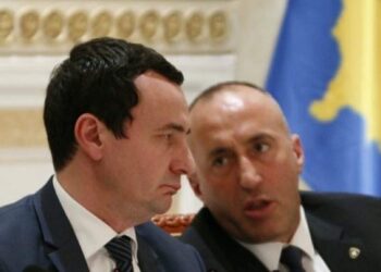 Haradinaj pyet Kurtin: Pse u gjete i mbuluar me batanije në makinën e agjentëve serbë më 2004