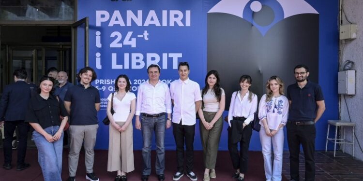 Kryeministri Kurti vizitoi Panairin e Librit ‘Prishtina 2024’
