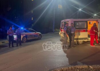 Gjuajtje me armë te Bregu i Diellit në Prishtinë, policia dhe autoambulanca në vendin e ngjarjes