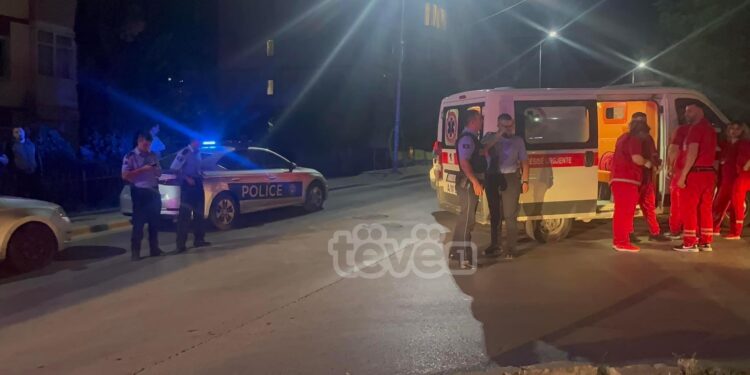 Gjuajtje me armë te Bregu i Diellit në Prishtinë, policia dhe autoambulanca në vendin e ngjarjes