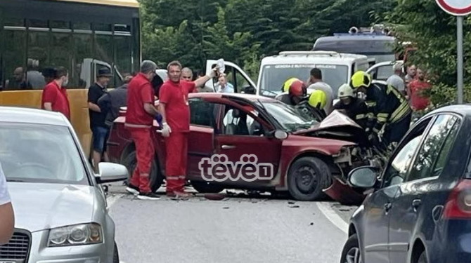 Dyshohet për një të vdekur në një aksident në Keqekollë